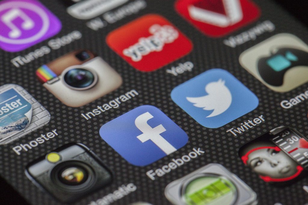 Flera olika sociala medier appar