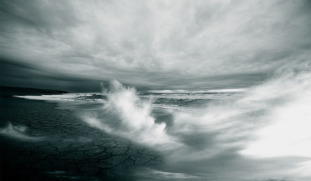 Stormvågor i havet