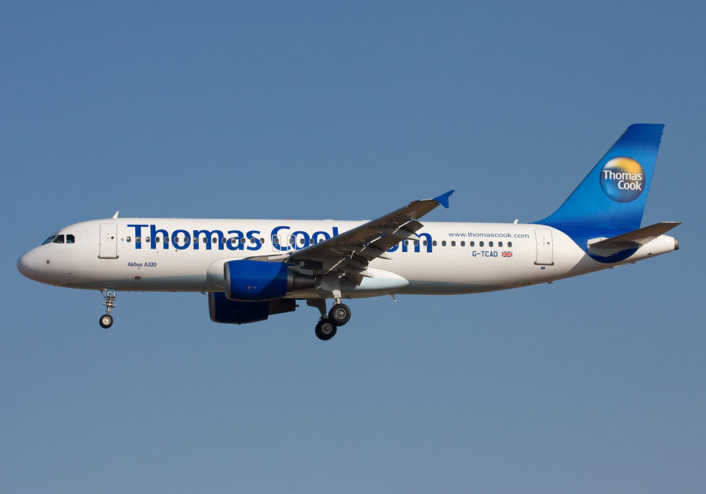 Ett Thomas Cook flygplan i luften