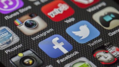 Sociala medier påverkar hur folk mår.